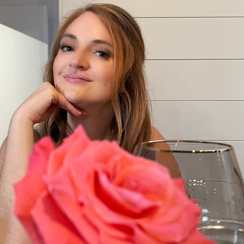 Meet your Posher, Caitlin